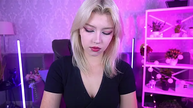 Snapshot of SelenaIris chatting on 15, 9, 2025 SelenaIris online show from 15, 9, 2025