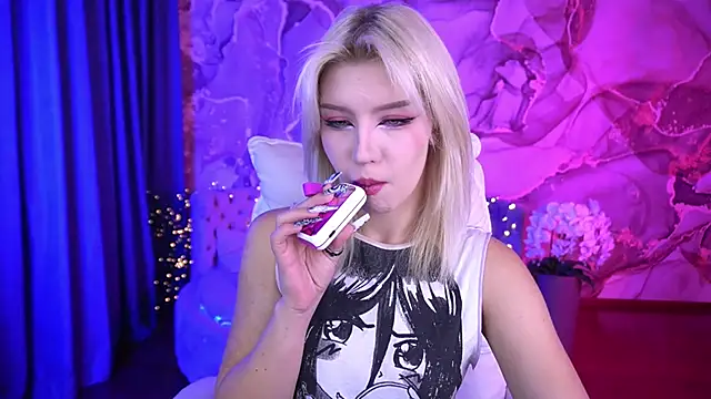 Snapshot of SelenaIris chatting on 8, 10, 2025 SelenaIris online show from 8, 10, 2025