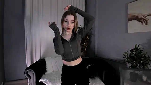 Heydoraa  online show from 6, 3, 2025