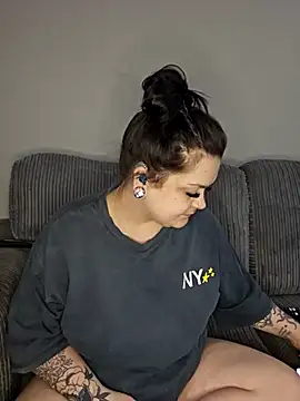 Snapshot of Saucy-Serenity chatting on 15, 3, 2026 Saucy-Serenity online show from 15, 3, 2026