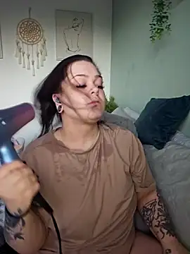 Snapshot of Saucy-Serenity chatting on 6, 4, 2026 Saucy-Serenity online show from 6, 4, 2026