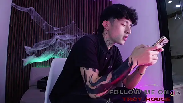 troy rouge online show from 30, 10, 2025