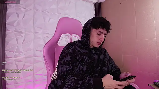 Snapshot of troy_rouge chatting on 12, 1, 2026 troy rouge online show from 12, 1, 2026