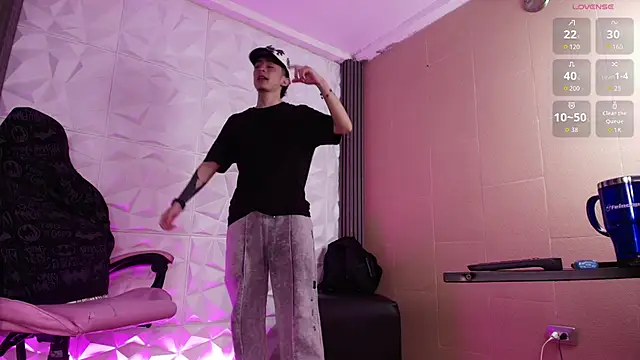 Snapshot of troy_rouge chatting on 16, 1, 2026 troy rouge online show from 16, 1, 2026