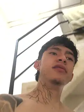 Snapshot of troy_rouge chatting on 2, 2, 2026 troy rouge online show from 2, 2, 2026