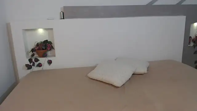 ZaraBlaze5 online show from 19, 10, 2025