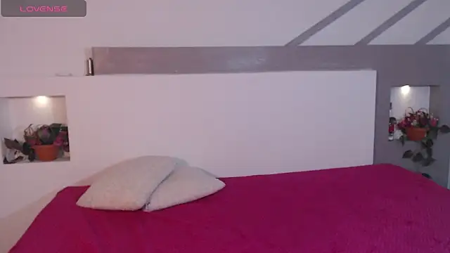 ZaraBlaze5 online show from 28, 10, 2025