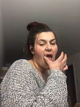 Snapshot of Curvy-Essex-Milf chatting on 10, 10, 2025 Curvy-Essex-Milf online show from 10, 10, 2025