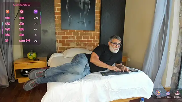 LukeCrews online show from 28, 9, 2025