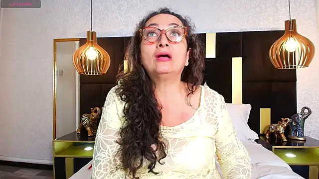 AlessandraLeroy online show from 21, 11, 2025