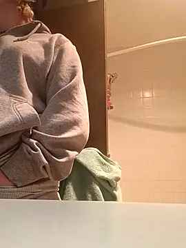 KITTYBOOBOOFUXX online show from 15, 11, 2025