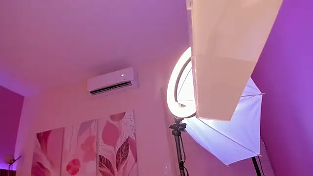 MiaWilliamss1 online show from 10, 1, 2026