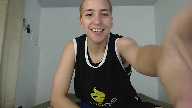 Snapshot of Your_favorite_ftm_ chatting on 21, 9, 2025 Your favorite ftm online show from 21, 9, 2025