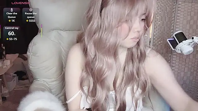 Cocobee online show from 26, 11, 2025