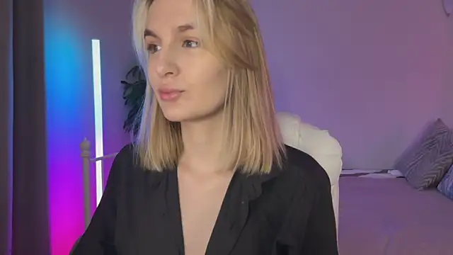  Vikky Moon  online show from 13, 5, 2026