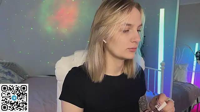  Vikky Moon  online show from 21, 6, 2026