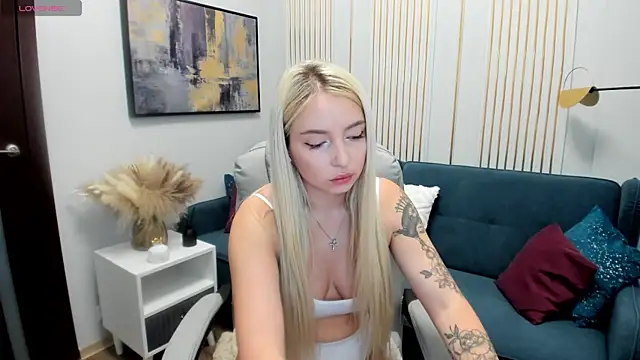 Snapshot of OhMyEmma chatting on 17, 3, 2025 OhMyEmma online show from 17, 3, 2025