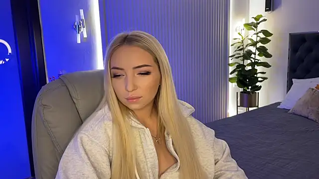 OhMyEmma online show from 3, 11, 2025