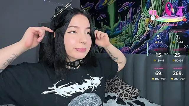 Snapshot of yourvodka chatting on 14, 10, 2025 yourvodka online show from 14, 10, 2025