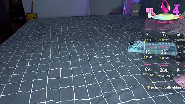 Snapshot of yourvodka chatting on 30, 10, 2025 yourvodka online show from 30, 10, 2025