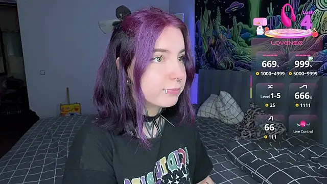 Snapshot of yourvodka chatting on 13, 11, 2025 yourvodka online show from 13, 11, 2025