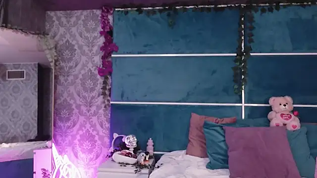 SunnyGlow online show from 6, 10, 2025