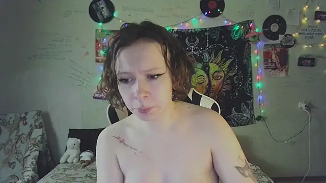 Snapshot of Lil_foxxx chatting on 25, 10, 2025 Lil foxxx online show from 25, 10, 2025