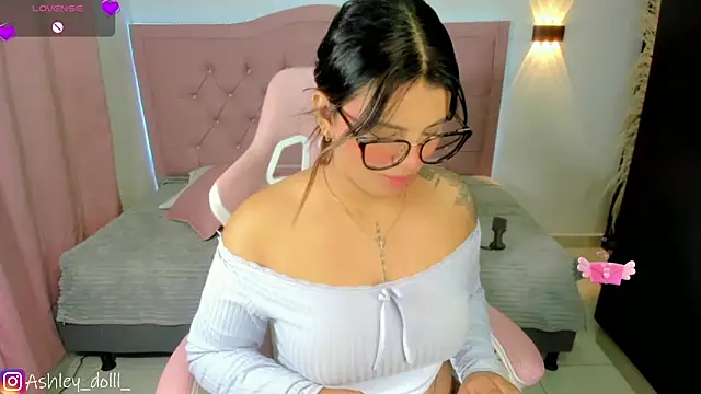 Snapshot of Ashley_dolll chatting on 19, 6, 2026 Ashley dolll online show from 19, 6, 2026