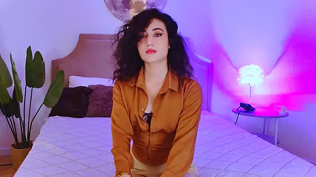 Maya Rogerss online show from 6, 10, 2025