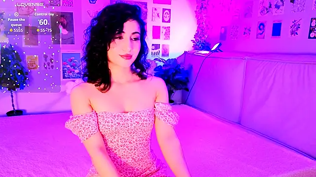 Maya Rogerss online show from 4, 4, 2026