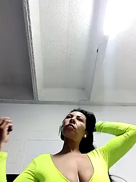 DaphneRosses online show from 1, 3, 2026