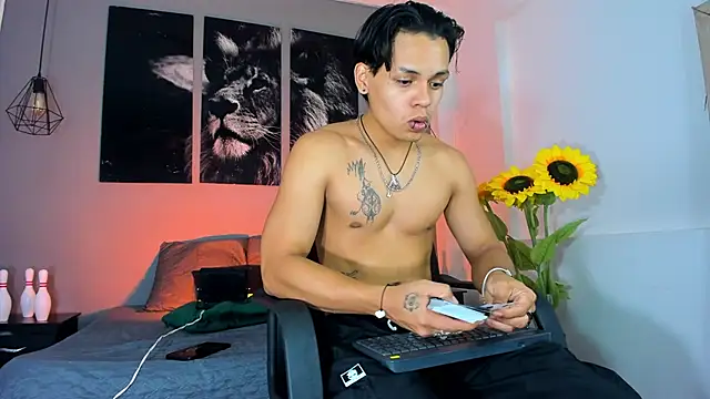 Snapshot of Draco_collins chatting on 5, 12, 2025 Draco collins online show from 5, 12, 2025