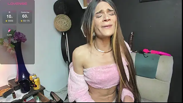 AteneaTaylor online show from 9, 3, 2025