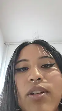 bella warzon online show from 25, 3, 2026