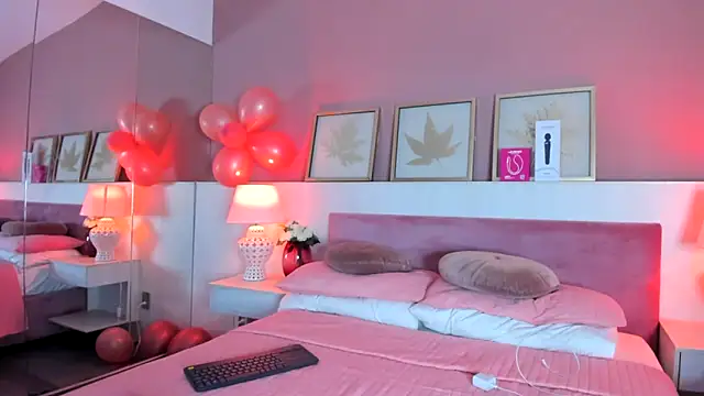 Snapshot of Emma__1 chatting on 9, 10, 2025 Emma 1 online show from 9, 10, 2025