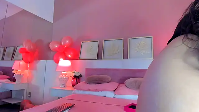 Snapshot of Emma__1 chatting on 13, 10, 2025 Emma 1 online show from 13, 10, 2025