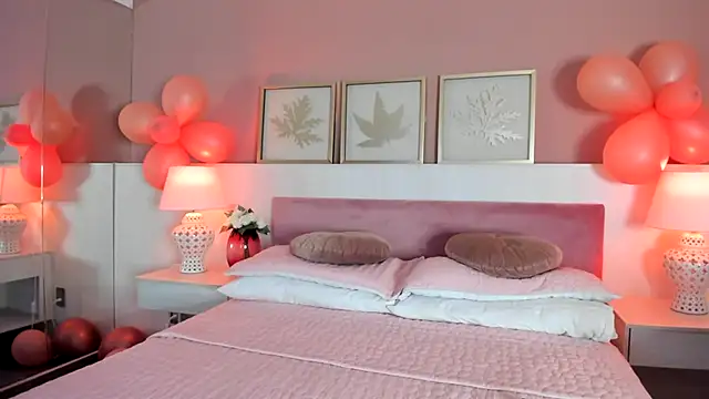 Snapshot of Emma__1 chatting on 29, 10, 2025 Emma 1 online show from 29, 10, 2025