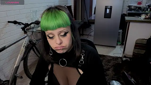 freyaa sorcerees online show from 13, 11, 2025