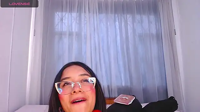 Snapshot of violettsuncs chatting on 19, 9, 2025 violettsuncs online show from 19, 9, 2025