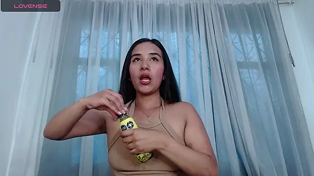 Snapshot of violettsuncs chatting on 4, 10, 2025 violettsuncs online show from 4, 10, 2025