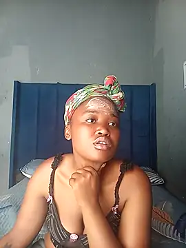 Snapshot of SexyShybarbie chatting on 16, 10, 2025 SexyShybarbie online show from 16, 10, 2025