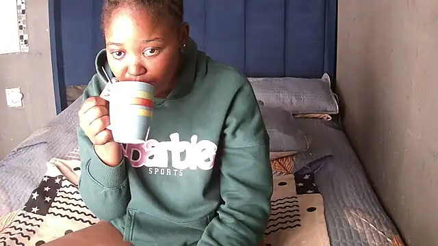 Snapshot of SexyShybarbie chatting on 1, 4, 2026 SexyShybarbie online show from 1, 4, 2026