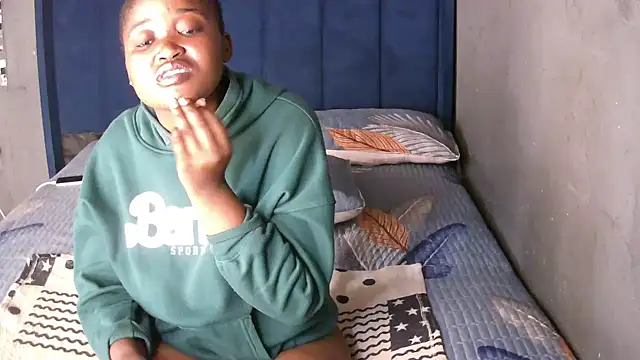 Snapshot of SexyShybarbie chatting on 3, 4, 2026 SexyShybarbie online show from 3, 4, 2026