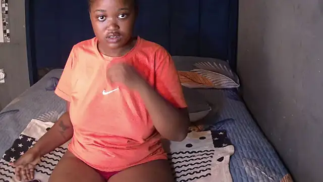 Snapshot of SexyShybarbie chatting on 6, 4, 2026 SexyShybarbie online show from 6, 4, 2026