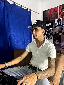 Snapshot of Zayn_kane chatting on 14, 10, 2025 Zayn kane online show from 14, 10, 2025