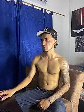 Snapshot of Zayn_kane chatting on 14, 11, 2025 Zayn kane online show from 14, 11, 2025