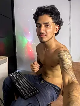 Snapshot of Zayn_kane chatting on 14, 11, 2025 Zayn kane online show from 14, 11, 2025