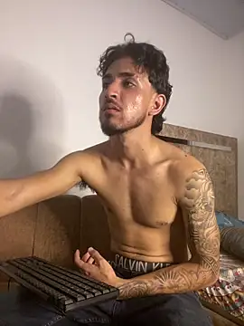 Snapshot of Zayn_kane chatting on 3, 4, 2026 Zayn kane online show from 3, 4, 2026