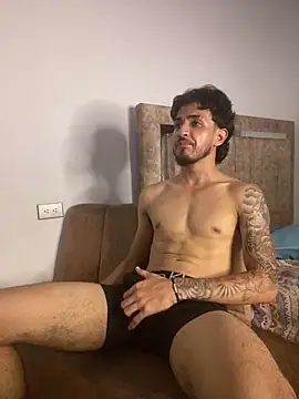 Snapshot of Zayn_kane chatting on 7, 4, 2026 Zayn kane online show from 7, 4, 2026