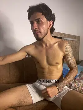 Snapshot of Zayn_kane chatting on 12, 4, 2026 Zayn kane online show from 12, 4, 2026